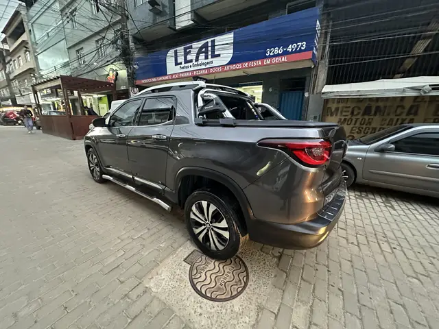 Carro Fiat Toro 2023 Volcano 2.0 TDI 4x4 (Aut)
