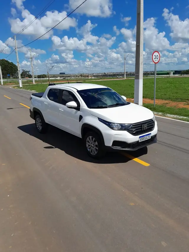 Carro Fiat Strada 2023 Freedom 1.3 CD (Flex)