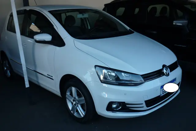 Carro Volkswagen Fox 2016 1.6 16v MSI Highline (Flex)
