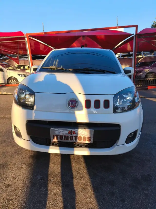 Carro Fiat Uno 2014 Sporting 1.4 8V (Flex) 4p