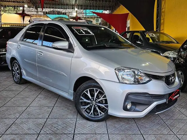 Carro Toyota Etios 2017 Platinum 1.5 (Aut) (Flex)