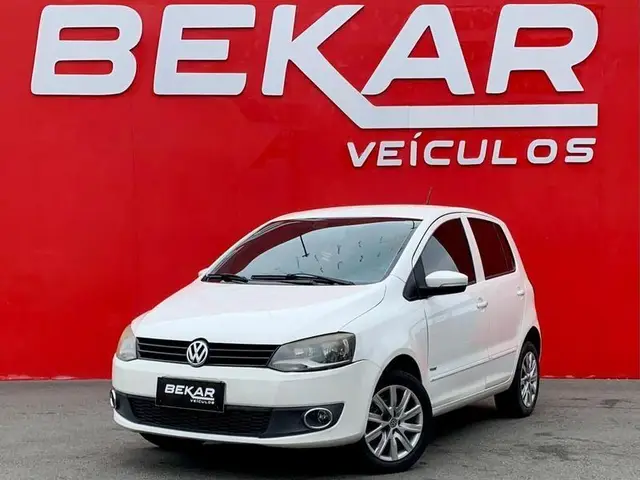 Carro Volkswagen Fox 2011 1.0 8V (Flex) 4p