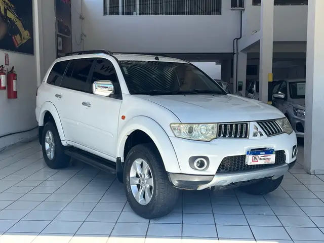 Carro Mitsubishi Pajero Dakar 2013 3.2 HPE 4WD (aut)