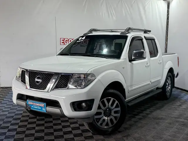 Carro Nissan Frontier 2014 2.5 TD CD 4x4 SL (Aut)
