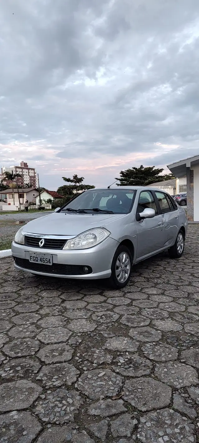 Carro Renault Symbol 2013 1.6 16V Privilège (flex)