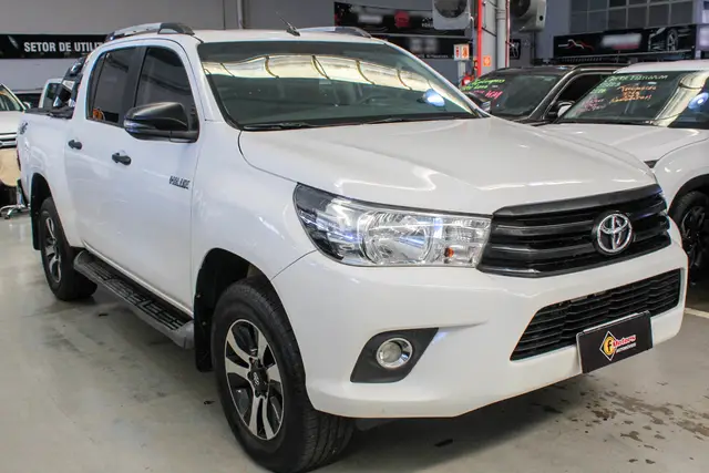 Carro Toyota Hilux Cabine Dupla 2019 Hilux 2.8 TDI CD STD 4x4 (Power Pack) (Diesel)