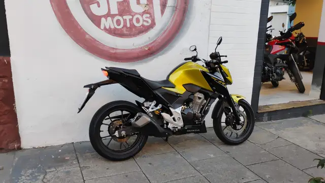 Moto Honda CB 300F Twister 2024 (ABS)