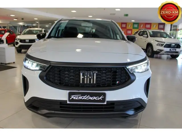 Carro Fiat Fastback 2026 Turbo 200