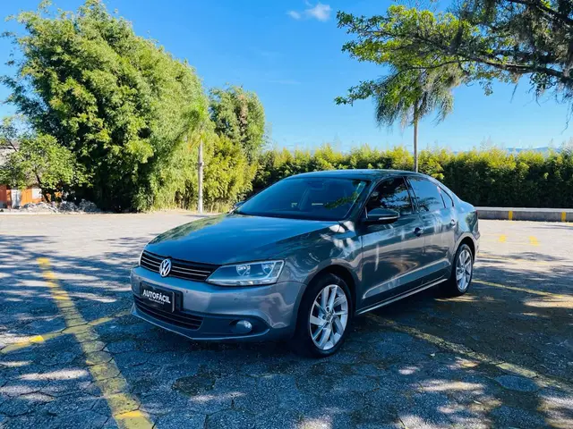 Carro Volkswagen Jetta 2011 2.0 Comfortline Tiptronic (Flex)