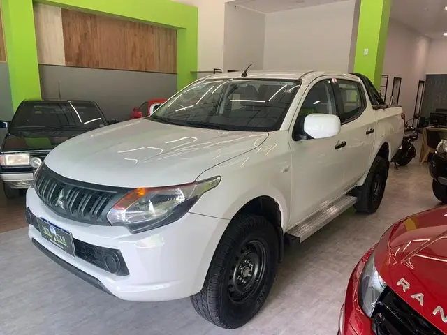 Carro Mitsubishi L200 2022 Triton GL 2.4