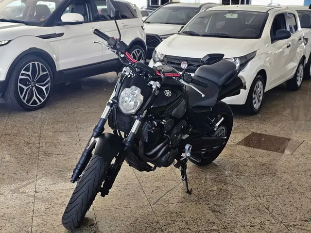 Carro Yamaha MT-03 2008 660 cc