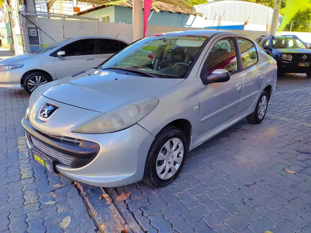 Carro Peugeot 207 2011 Hatch XR 1.4 8V (flex) 4p