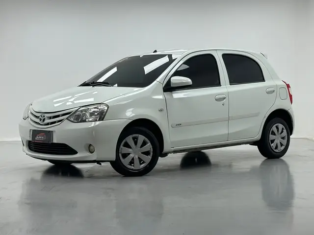 Carro Toyota Etios 2015 X 1.3 (Flex)