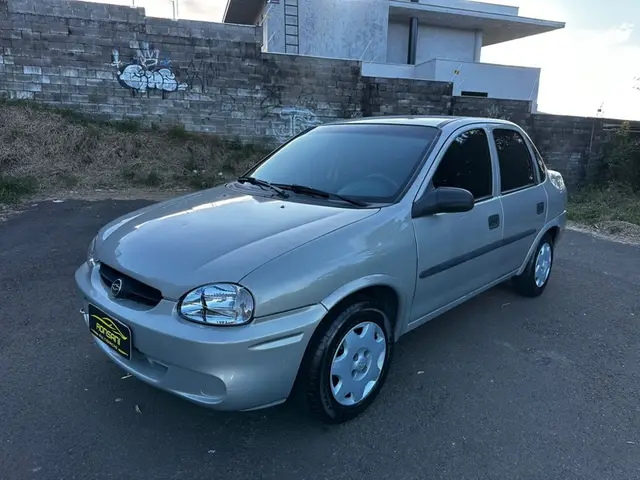 Carro Chevrolet Classic 2005 Corsa Sedan  Life 1.0 VHC