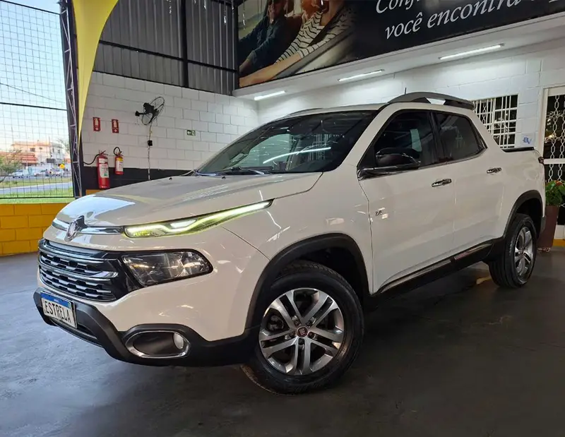 Fiat Toro Volcano 2.4 AT9 4x2 (Flex)