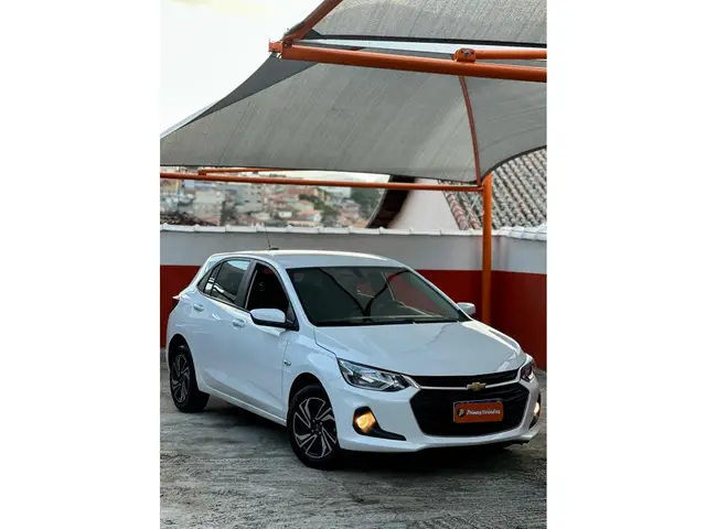 Carro Chevrolet Onix Plus 2024 LT 1.0