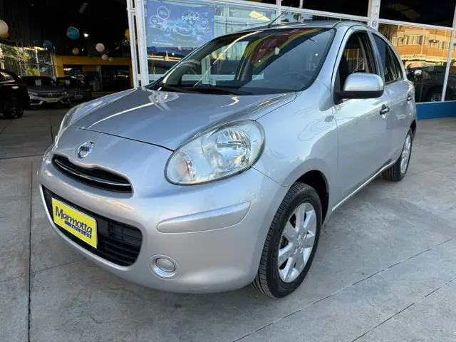 Carro Nissan March 2013 1.6 16V SV (Flex)