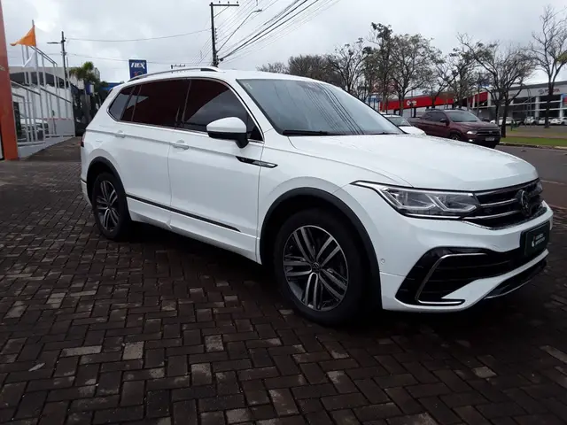 Carro Volkswagen Tiguan 2024 Allspace R-Line 2.0 TSi