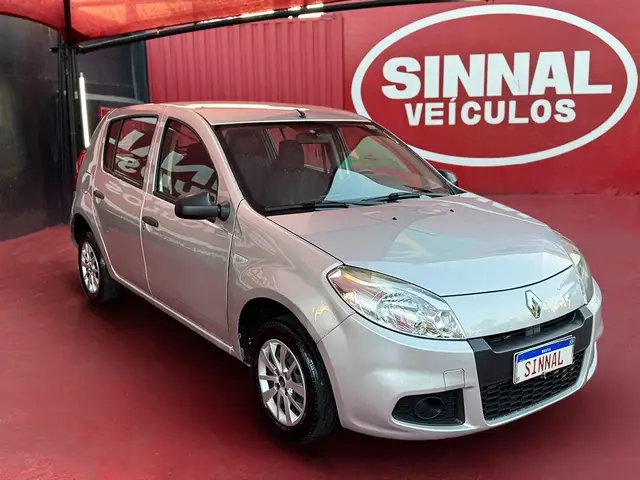 Carro Renault Sandero 2013 Authentique 1.0 16V (flex)