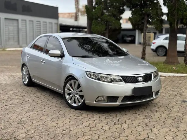 Carro Kia Cerato 2011 1.6 16V