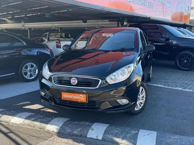 Carro Fiat Grand Siena 2018 Attractive 1.0 (Flex)