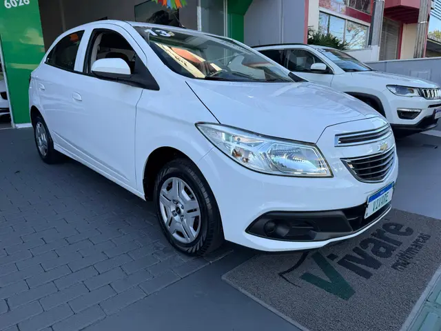 Carro Chevrolet Onix 2013 1.0 LT SPE/4