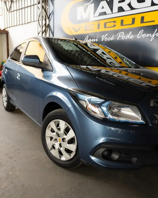 Carro Chevrolet Onix 2015 1.4 LT SPE/4