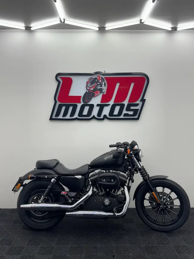 Moto Harley-Davidson Sportster XL 883 2013 Iron