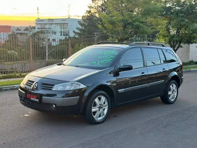 Carro Renault Megane Grand Tour 2008 Mégane Grand Tour Dynamique 2.0 16V (aut)