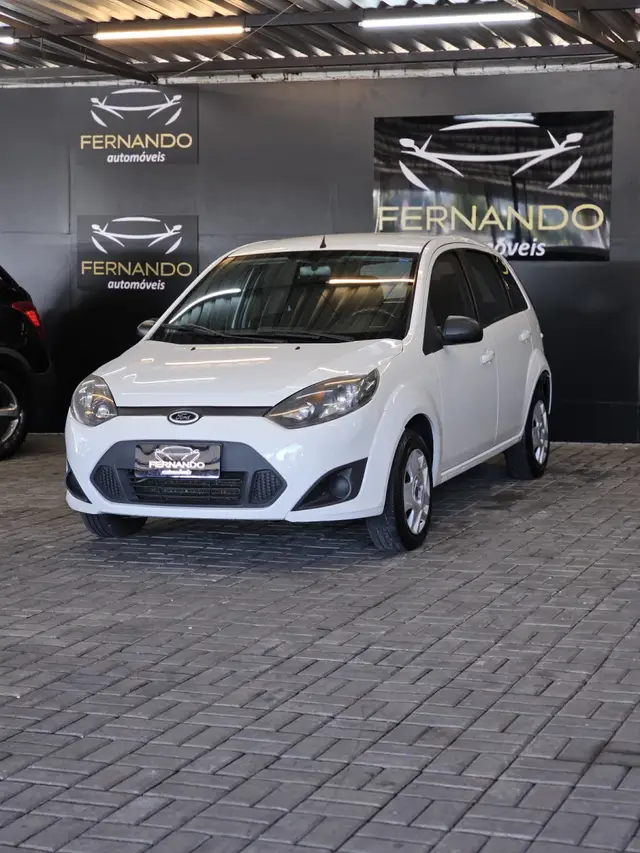 Carro Ford Fiesta Hatch 2014 SE Plus 1.0 RoCam (Flex)