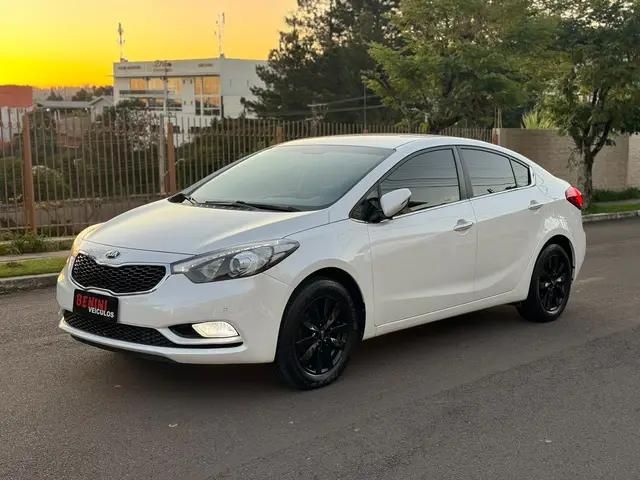 Carro Kia Cerato 2015 SX 1.6 (Aut) (Flex)