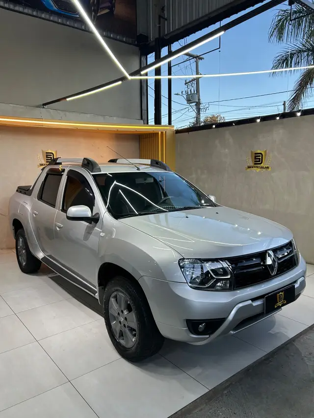 Carro Renault Duster Oroch 2016 2.0 16V Dynamique (Flex)