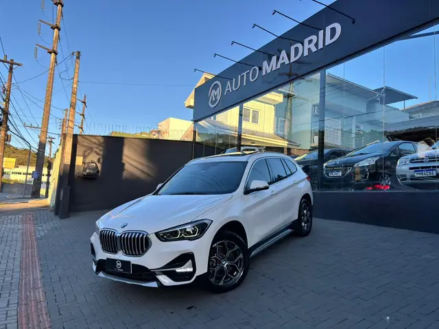 Carro BMW X1 2022 sDrive20i 2.0 Turbo (Aut.)