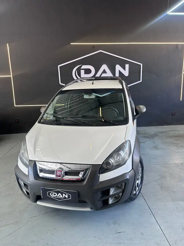 Carro Fiat Idea 2016 Adventure Locker 1.8 (Flex)