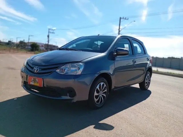Carro Toyota Etios 2014 X 1.3 (Flex)