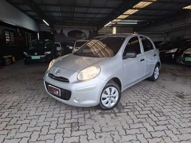 Carro Nissan March 2013 1.0 16V (Flex)