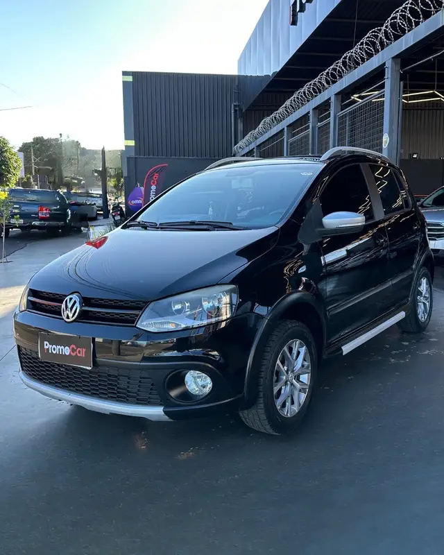 Carro Volkswagen CrossFox 2014 I-Motion 1.6 VHT (Flex)