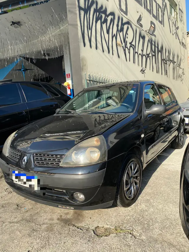 Carro Renault Clio 2005 Hatch. Authentique Plus 1.0 8V