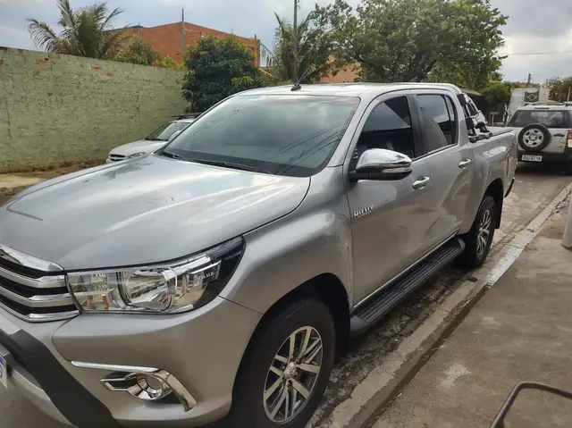 Carro Toyota Hilux Cabine Dupla 2017 Hilux 2.8 TDI SRV CD 4x4 (Aut)