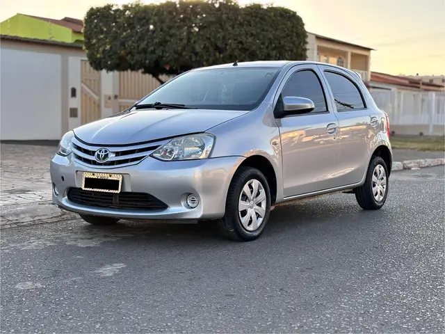 Carro Toyota Etios 2016 X 1.3 (Flex)