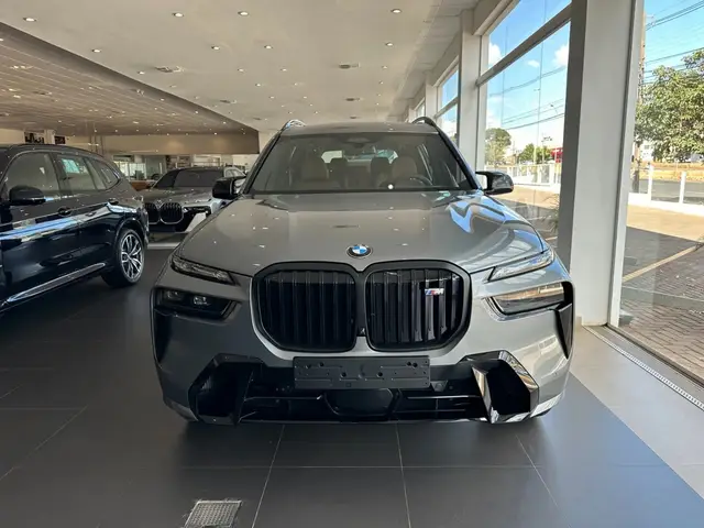 Carro BMW X7 2024 M60i 4.4 Turbo (Aut.) (Híb.)