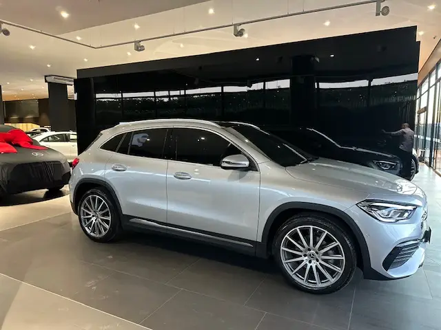 Carro Mercedes-Benz GLA 200 2023 AMG Line 1.3 Turbo (Aut)