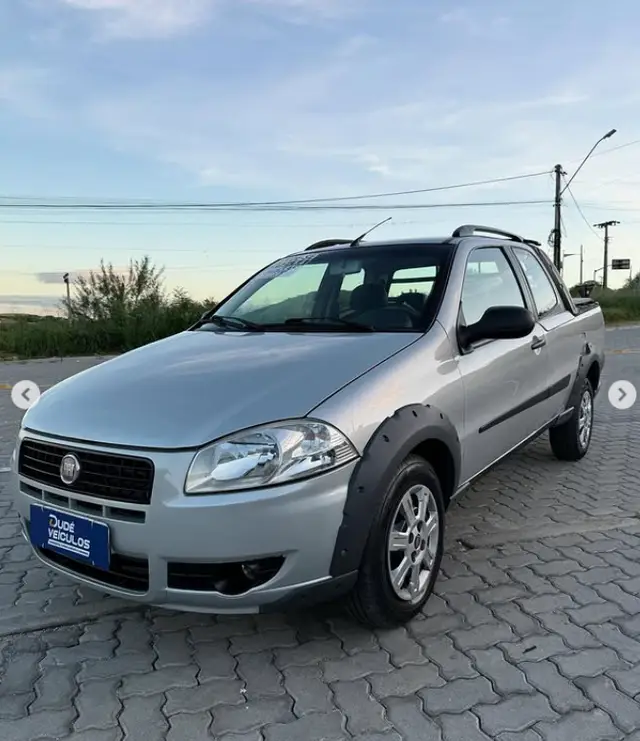 Carro Fiat Strada 2012 Working Celeb.1.4 Fire Flex 8V CD