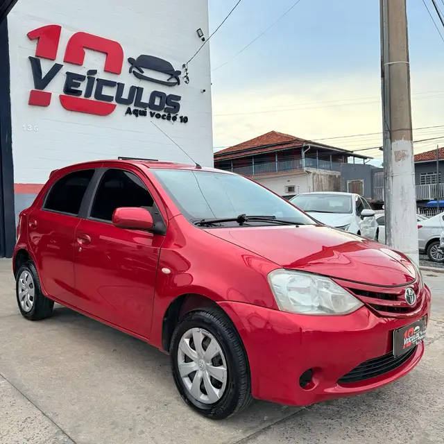 Carro Toyota Etios 2013 XS 1.3 (Flex)