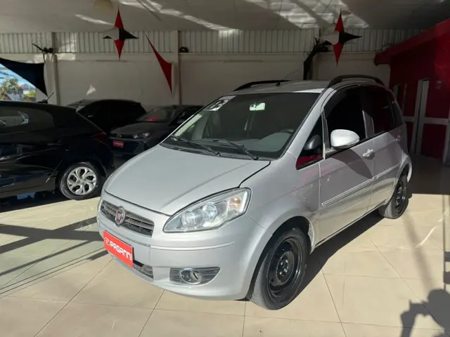 Carro Fiat Idea 2013 Attractive 1.4 8V (Flex)