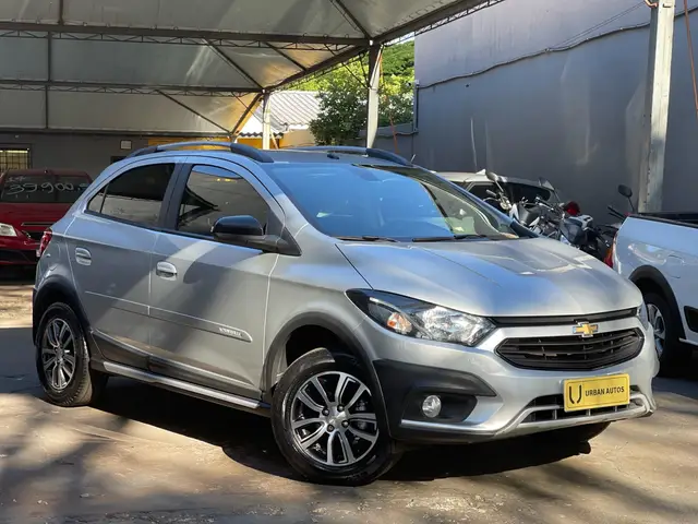 Carro Chevrolet Onix 2018 1.4 Activ SPE/4 (Aut)