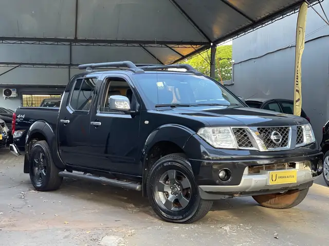 Carro Nissan Frontier 2011 LE 4x4 2.5 16V (cab. dupla)