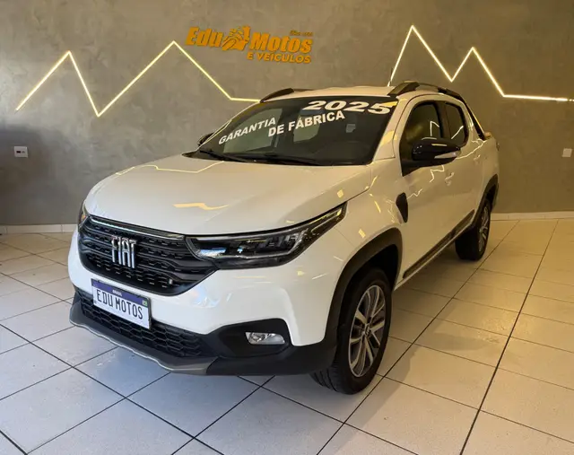 Carro Fiat Strada 2025 Volcano 1.3