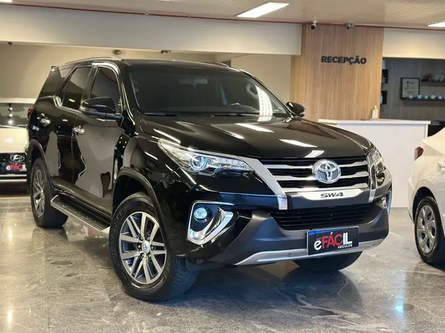 Carro Toyota SW4 2019 2.8 TDI SRX 7L 4x4 (Aut) (Diesel)