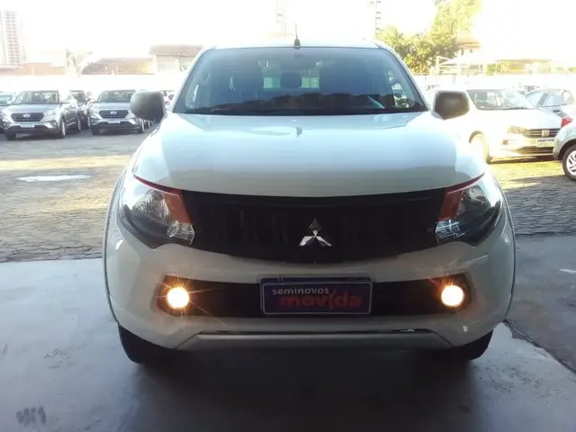 Carro Mitsubishi L200 2023 Triton GL 2.4